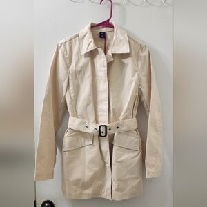 GAP Tan Trench Coat Classic Style. New Wothout Tag.